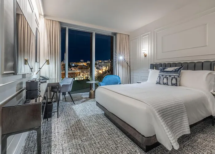 Le Capitole Hotel